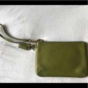 COACH like new green small wristlet